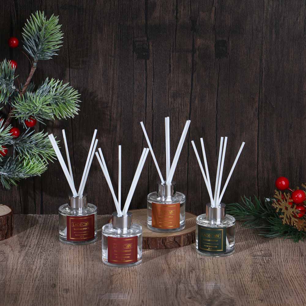 Аромадиффузор, 40мл.палочки, (Cedarwood/Baked apple/Gingerbread/Sandalwood) LADECOR (1/12)