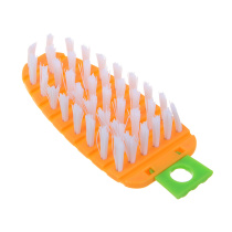 Щетка, морковка, полипропилен, 13х5 см VETTA (10/10)